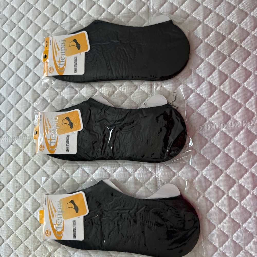 Men's Black No-Show Socks